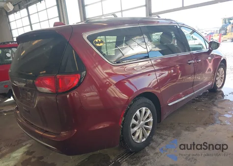 2019 Chrysler Pacifica Touring L from USA, damaged, VIN 2C4RC1BG1KR643674